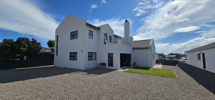 4 Bedroom Property for Sale in Country Club Western Cape